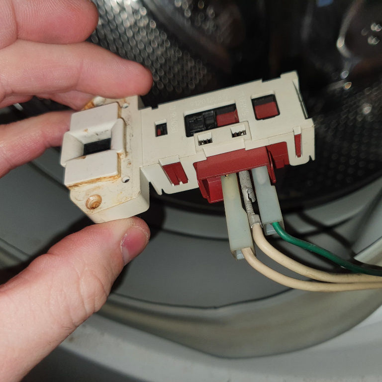 Repara tu lavadora en Alcobendas: garantía de 4 meses por escrito